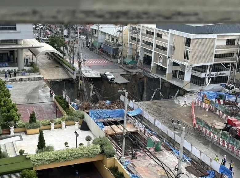 Hố tử thần s&acirc;u 50m xuất hiện tr&ecirc;n đường phố Bangkok- Ảnh 3.