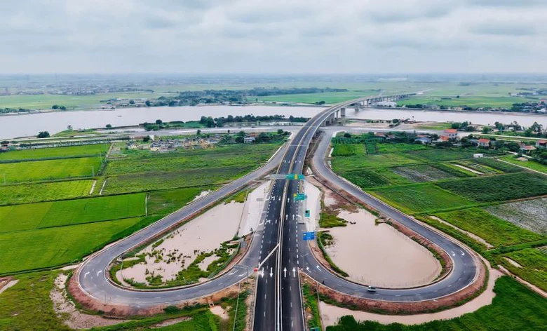 Hạ tầng giao th&ocirc;ng Ninh B&igrave;nh: Đ&ograve;n bẩy chiến lược trong nhiệm kỳ mới- Ảnh 3.