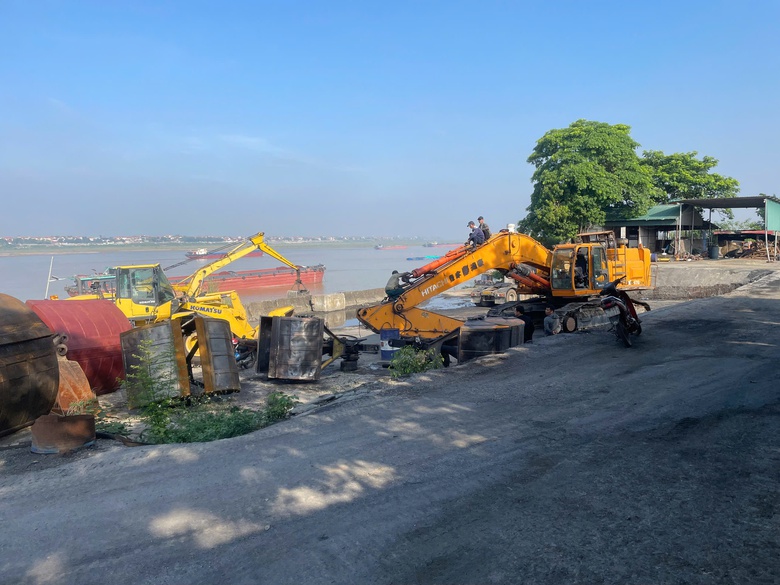Ph&uacute; Thọ: Giải ph&aacute;p n&agrave;o để quản l&yacute; bến b&atilde;i vật liệu x&acirc;y dựng ven s&ocirc;ng sau s&aacute;p nhập?- Ảnh 1.