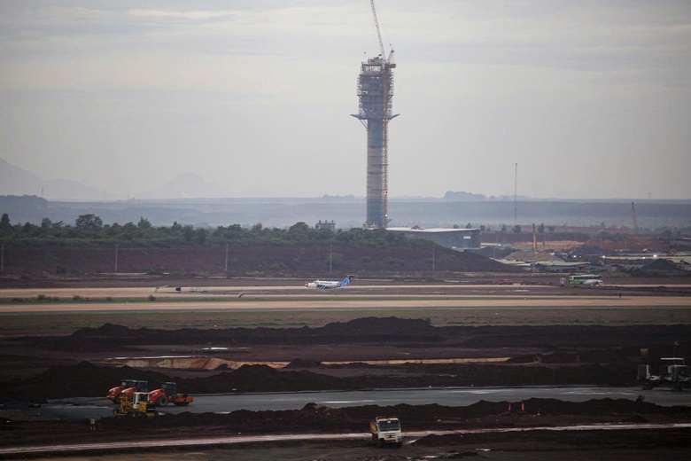 Chuyến bay hiệu chuẩn đầu ti&ecirc;n tiếp cận đường băng s&acirc;n bay Long Th&agrave;nh- Ảnh 4.