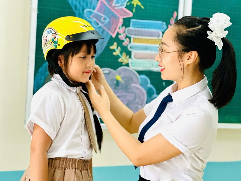 Nhiều c&aacute;ch l&agrave;m linh hoạt tuy&ecirc;n truyền luật giao th&ocirc;ng trong trường tiểu học ở Ph&uacute; Thọ- Ảnh 2.