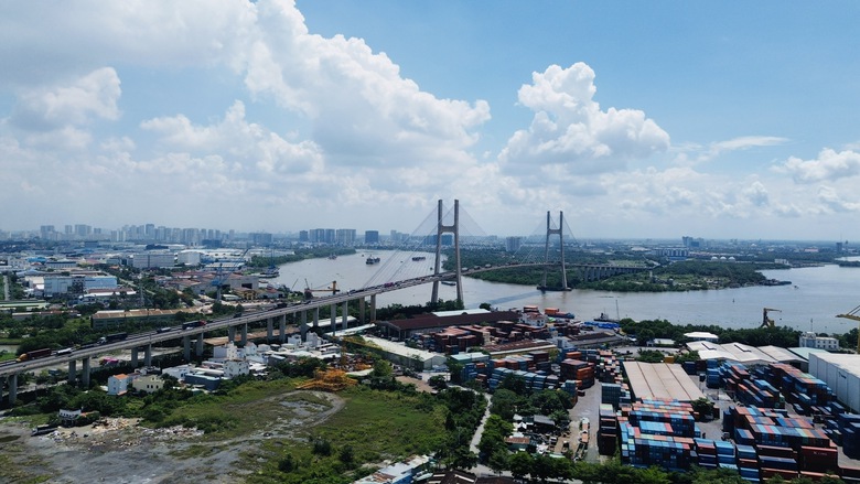 Sở X&acirc;y dựng TP.HCM đề xuất được sử dụng gầm cầu l&agrave;m b&atilde;i xe, s&acirc;n thể thao- Ảnh 1.