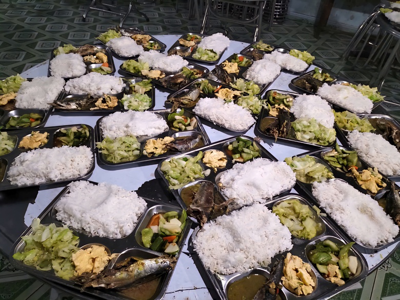 Đ&agrave; Nẵng: Trường miền n&uacute;i giữ học sinh ở lại, trữ lương thực ứng ph&oacute; b&atilde;o số 10- Ảnh 2.