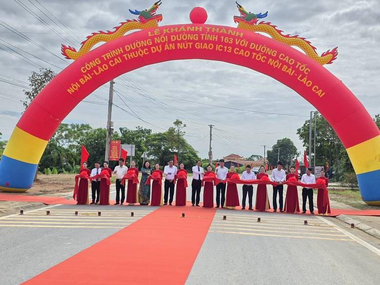Khánh thành đường nối tỉnh lộ 163 với đường cao tốc Nội Bài - Lào Cai- Ảnh 4. Khánh thành đường nối tỉnh lộ 163 với đường cao tốc Nội Bài - Lào Cai- Ảnh 4.