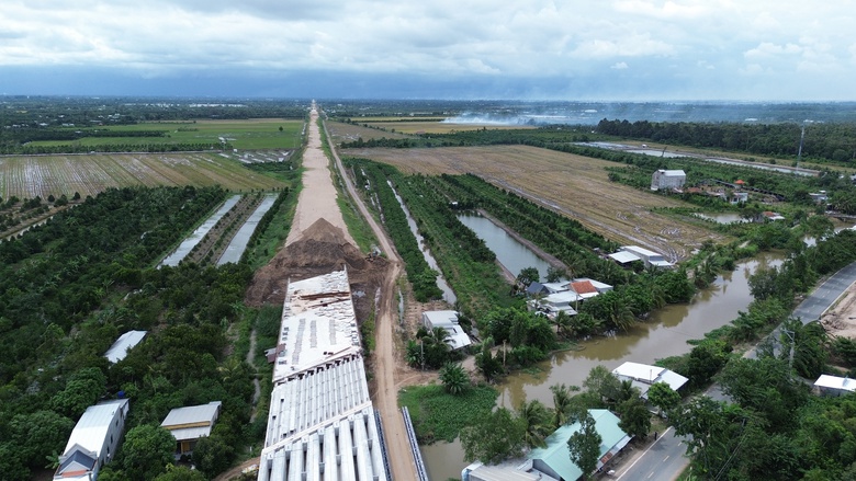 Sau 2 th&aacute;ng khởi c&ocirc;ng, cao tốc Mỹ An - Cao L&atilde;nh đang triển khai ra sao?- Ảnh 2.