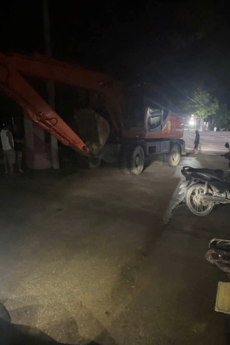 Cụ b&agrave; tử vong thương t&acirc;m sau va chạm với m&aacute;y x&uacute;c- Ảnh 1.