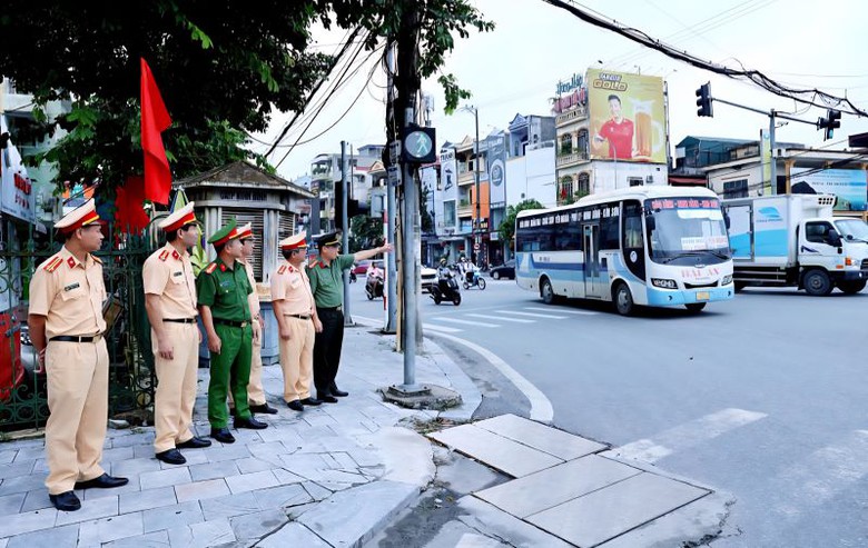 Ninh Bình: Sẵn sàng xử phạt vi phạm giao thông qua hệ thống camera AI- Ảnh 1. Ninh Bình: Sẵn sàng xử phạt vi phạm giao thông qua hệ thống camera AI- Ảnh 1.