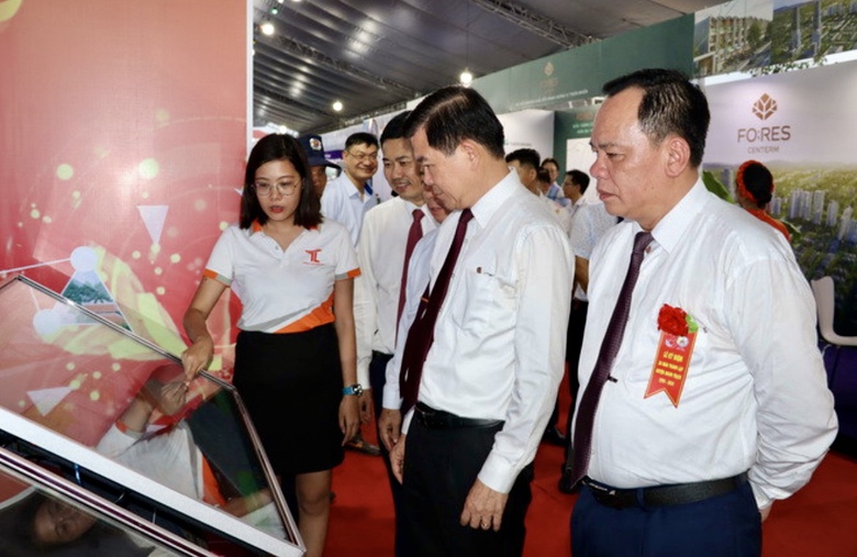 Robot thông minh và trợ lý ảo AI sẵn sàng phục vụ Đại hội Đảng bộ Đồng Nai- Ảnh 2. Robot thông minh và trợ lý ảo AI sẵn sàng phục vụ Đại hội Đảng bộ Đồng Nai- Ảnh 2.