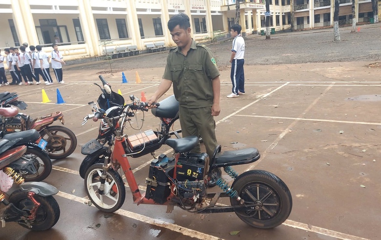 Đồng Nai đồng loạt kiểm tra, xử lý cơ sở độ chế xe máy, siết chặt an toàn giao thông- Ảnh 3. Đồng Nai đồng loạt kiểm tra, xử lý cơ sở độ chế xe máy, siết chặt an toàn giao thông- Ảnh 3.