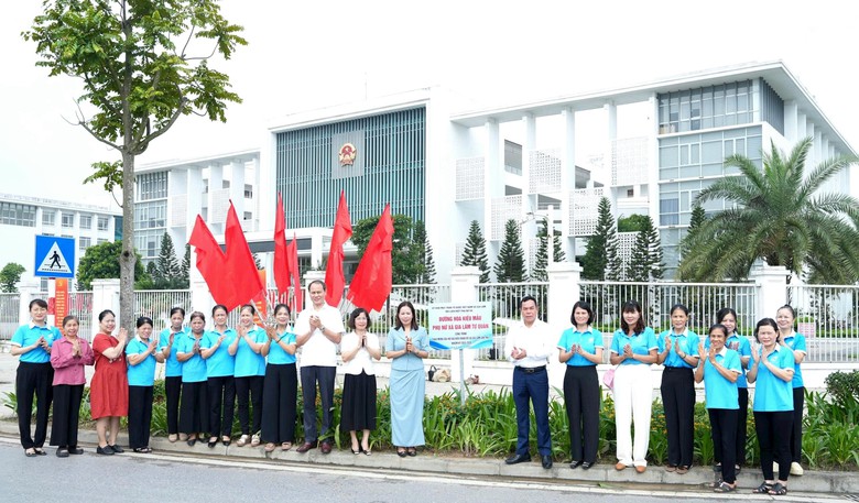 Từ đạt chuẩn đến kiểu mẫu: N&ocirc;ng th&ocirc;n H&agrave; Nội chuyển m&igrave;nh mạnh mẽ- Ảnh 4.