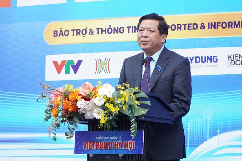 Vietbuild Hanoi 2025 opens with over 1,000 booths showcasing construction innovation- Ảnh 1.