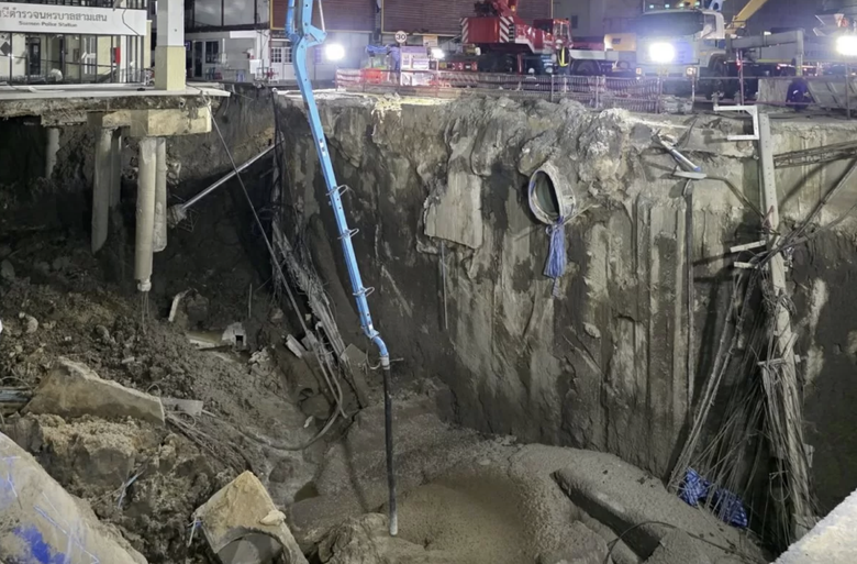 Bangkok đang khắc phục hố sụt tử thần sâu 50m thế nào?- Ảnh 1. Bangkok đang khắc phục hố sụt tử thần sâu 50m thế nào?- Ảnh 1.