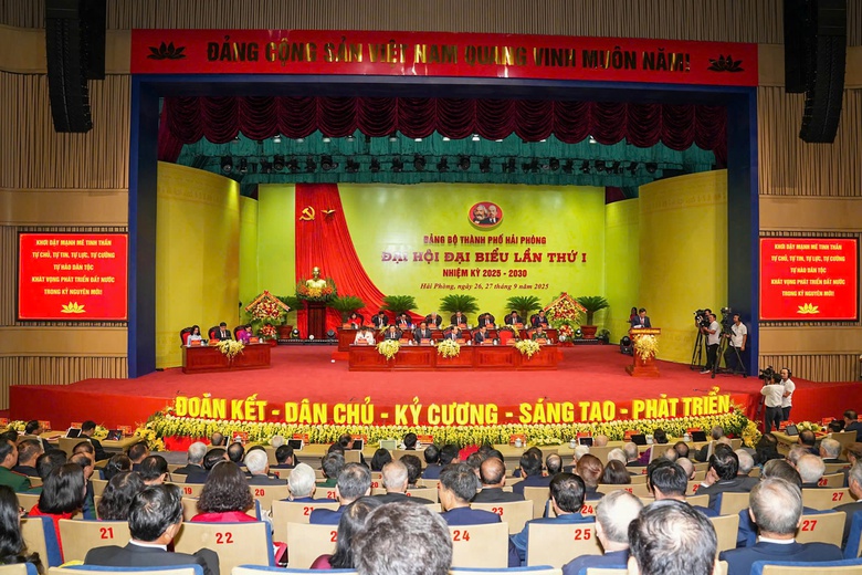 Thủ tướng: Hải Ph&ograve;ng cần đổi mới tư duy, nghĩ s&acirc;u l&agrave;m lớn- Ảnh 5.