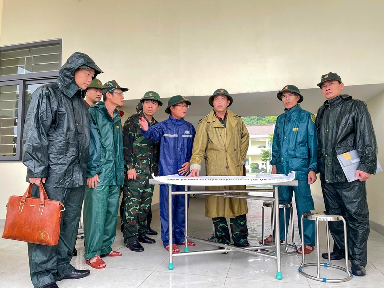 B&atilde;o số 10 uy hiếp c&aacute;c tỉnh miền Trung: Mưa lớn, nhiều nơi sạt lở nghi&ecirc;m trọng- Ảnh 9.