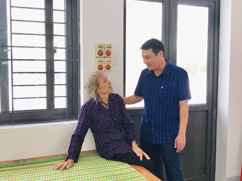 Hà Tĩnh: Những bữa cơm ấm tình người giữa mưa bão số 10- Ảnh 5. Hà Tĩnh: Những bữa cơm ấm tình người giữa mưa bão số 10- Ảnh 5.