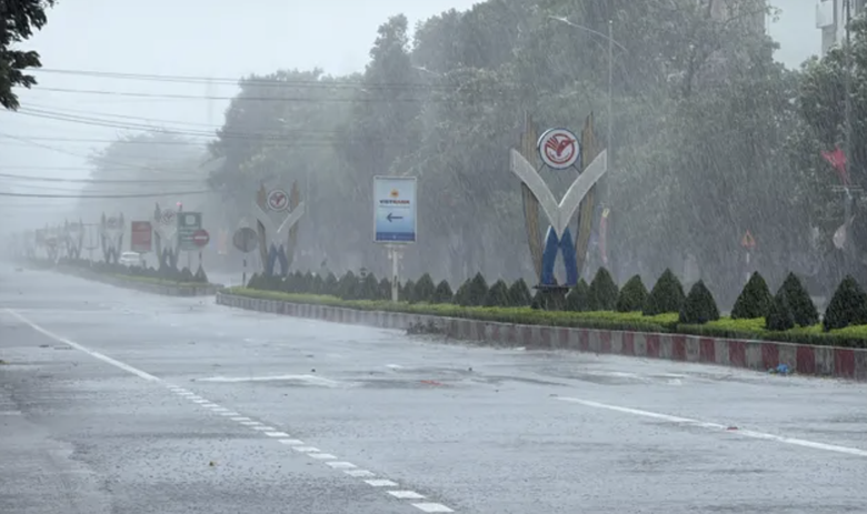 Nghệ An: Cấm đường tạm thời để phòng, chống bão số 10- Ảnh 1. Nghệ An: Cấm đường tạm thời để phòng, chống bão số 10- Ảnh 1.