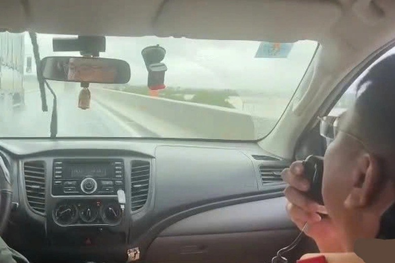 Bão số 10: Cấm xe trên cao tốc qua Thanh Hóa, Nghệ An và Hà Tĩnh từ 23h ngày 28/9- Ảnh 1. Bão số 10: Cấm xe trên cao tốc qua Thanh Hóa, Nghệ An và Hà Tĩnh từ 23h ngày 28/9- Ảnh 1.