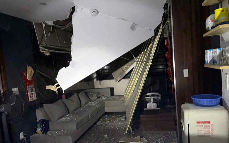 Bão số 10: Nhiều ngôi nhà đổ sập, đã có thiệt hại về người- Ảnh 20. Bão số 10: Nhiều ngôi nhà đổ sập, đã có thiệt hại về người- Ảnh 20.