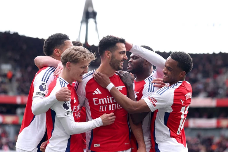 Trực tiếp Ngoại hạng Anh 2025-2026: Arsenal chạm mặt Newcastle, Aston Villa đấu Fulham- Ảnh 1.