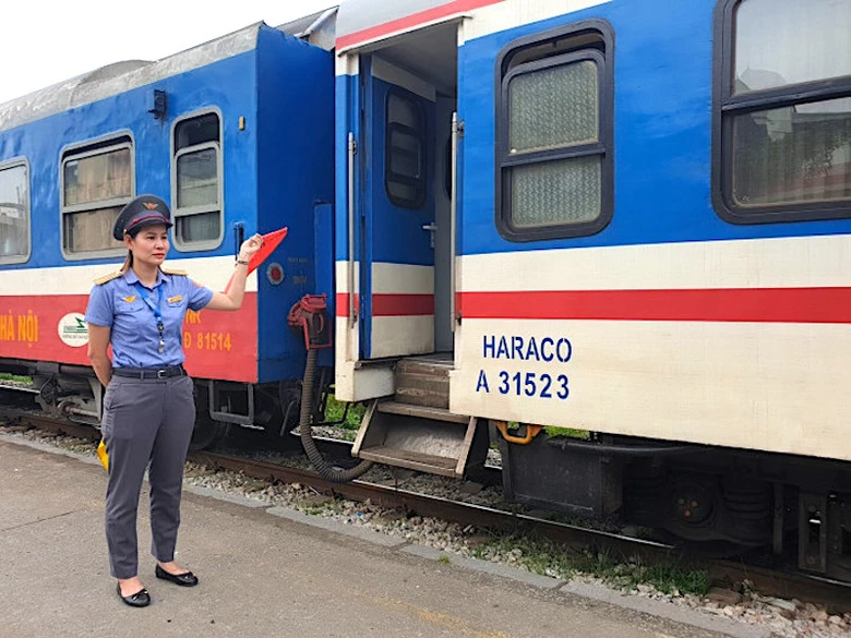 Quy trình nghiêm ngặt - “lá chắn” bảo vệ hành khách trên mỗi chuyến tàu- Ảnh 1. Quy trình nghiêm ngặt - “lá chắn” bảo vệ hành khách trên mỗi chuyến tàu- Ảnh 1.