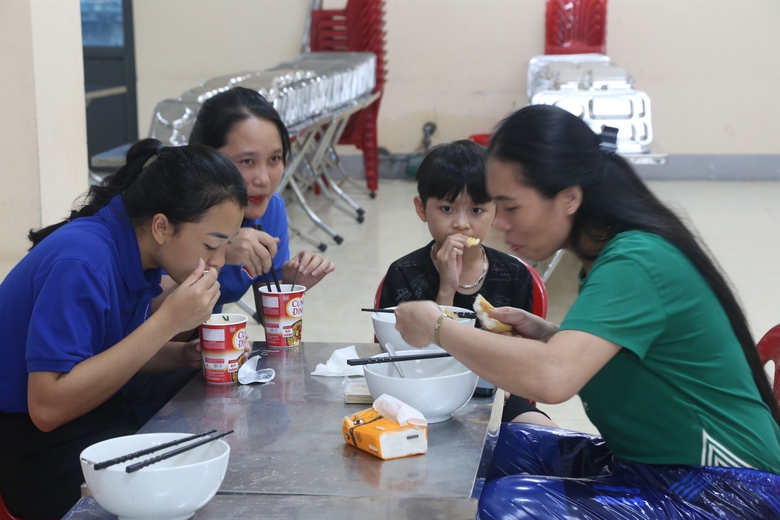 Nhiều tỉnh Bắc Trung Bộ cho học sinh nghỉ học để tr&aacute;nh b&atilde;o số 10- Ảnh 6.