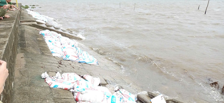 Khẩn cấp cấm cầu Cửa Hội, cao tốc Bắc - Nam qua 3 tỉnh để ứng ph&oacute; b&atilde;o số 10- Ảnh 5.