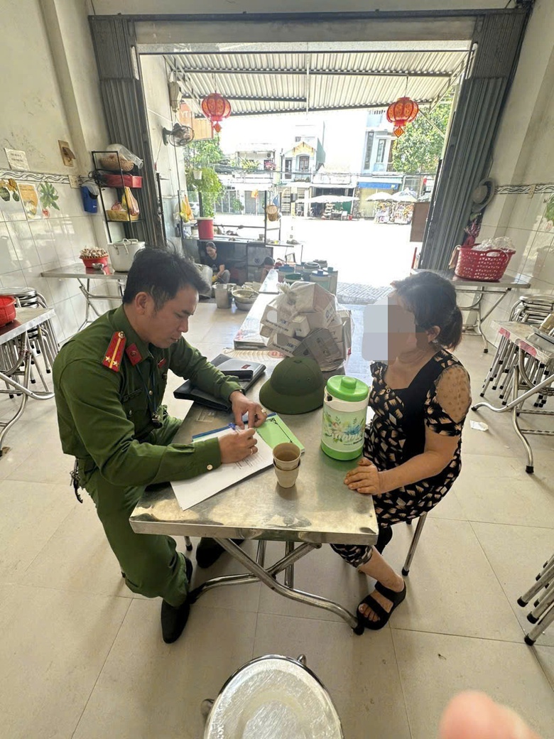 C&ocirc;ng an Quảng Ng&atilde;i ngăn chặn quảng c&aacute;o cờ bạc tr&aacute; h&igrave;nh tại qu&aacute;n ăn, tiệm tạp h&oacute;a- Ảnh 5.