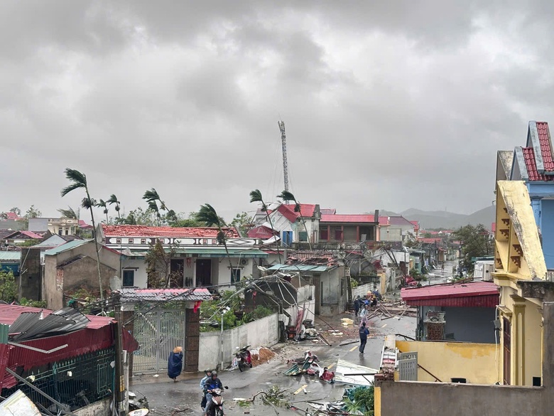 Nhiều nơi ở Thanh H&oacute;a ngập trong nước lũ sau b&atilde;o số 10- Ảnh 4.