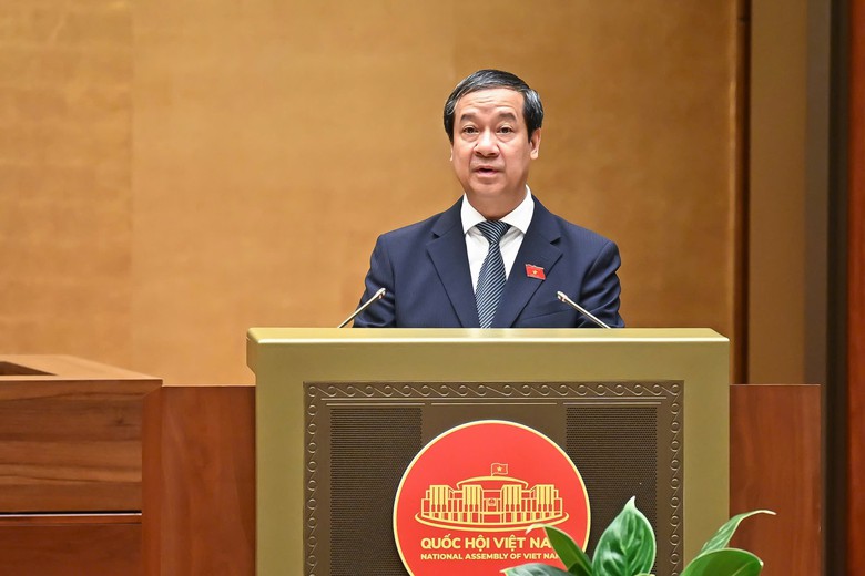 Bộ trưởng Bộ Gi&aacute;o dục v&agrave; Đ&agrave;o tạo: Duy tr&igrave; kỳ thi tốt nghiệp THPT l&agrave; rất cần thiết- Ảnh 3.