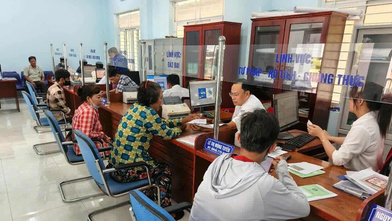 Cà Mau rút ngắn thời gian giải quyết 25 thủ tục hành chính lĩnh vực hàng hải, đường thủy- Ảnh 1. Cà Mau rút ngắn thời gian giải quyết 25 thủ tục hành chính lĩnh vực hàng hải, đường thủy- Ảnh 1.