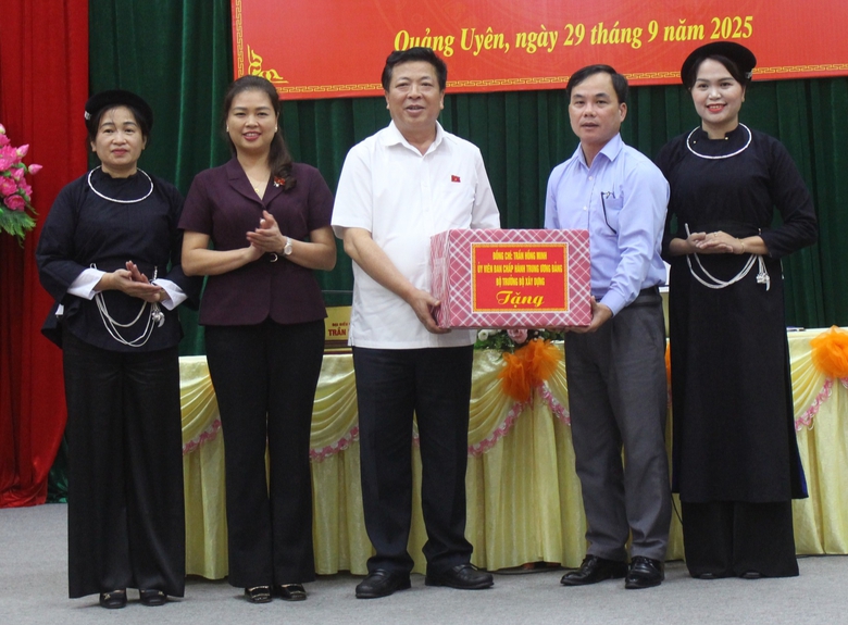 Bộ trưởng Trần Hồng Minh: Đột phá hạ tầng để Cao Bằng phát triển- Ảnh 6. Bộ trưởng Trần Hồng Minh: Đột phá hạ tầng để Cao Bằng phát triển- Ảnh 6.