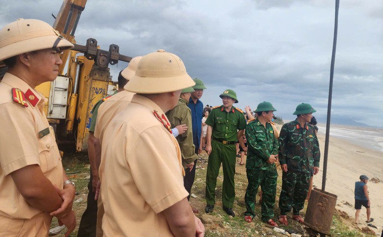 Vụ hai t&agrave;u c&aacute; bị ch&igrave;m trong b&atilde;o số 10: Thuyền vi&ecirc;n sống s&oacute;t b&agrave;ng ho&agrave;ng kể ph&uacute;t sinh tử- Ảnh 3.