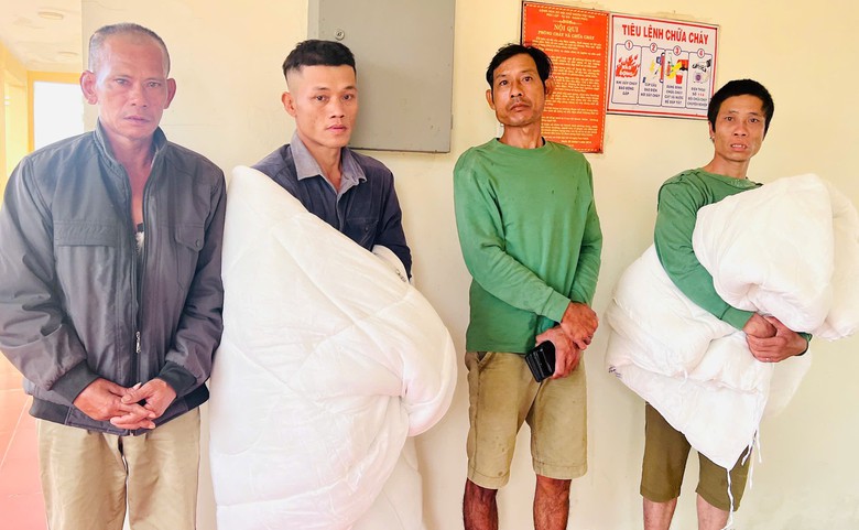 Vụ hai t&agrave;u c&aacute; bị ch&igrave;m trong b&atilde;o số 10: Thuyền vi&ecirc;n sống s&oacute;t b&agrave;ng ho&agrave;ng kể ph&uacute;t sinh tử- Ảnh 1.