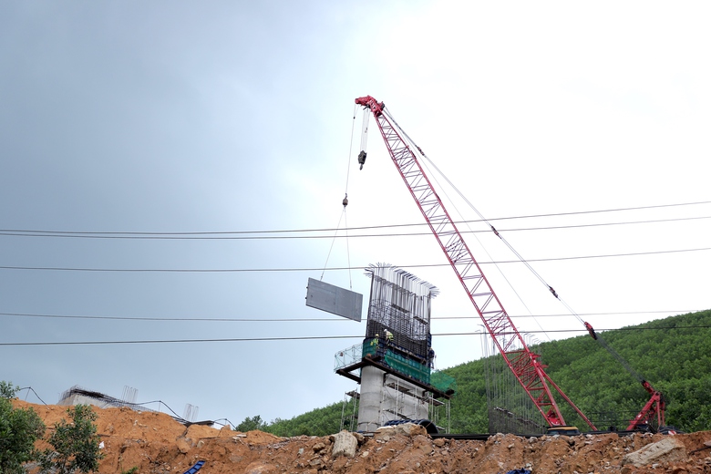 Những nhịp cầu đầu ti&ecirc;n nối mạch cao tốc Kh&aacute;nh H&ograve;a - Bu&ocirc;n Ma Thuột- Ảnh 7.