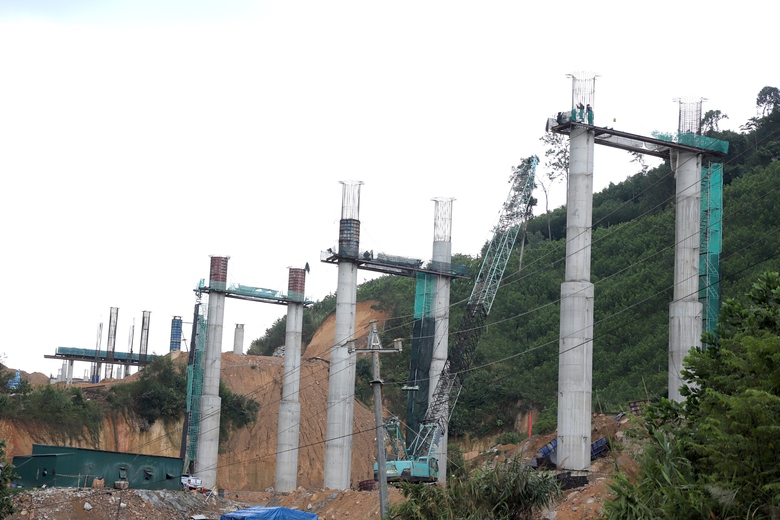 Những nhịp cầu đầu ti&ecirc;n nối mạch cao tốc Kh&aacute;nh H&ograve;a - Bu&ocirc;n Ma Thuột- Ảnh 2.