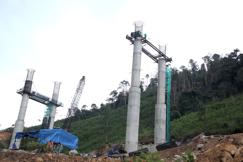 Những nhịp cầu đầu ti&ecirc;n nối mạch cao tốc Kh&aacute;nh H&ograve;a - Bu&ocirc;n Ma Thuột- Ảnh 11.