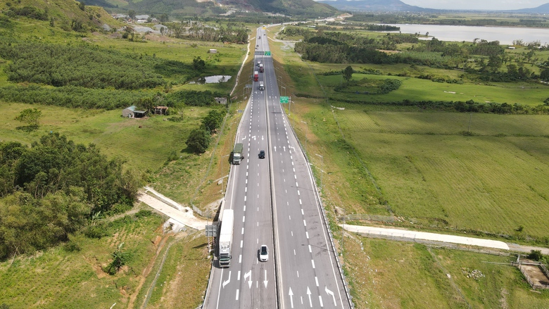 Phấn đấu hoàn thành cao tốc Vũng Áng - Bùng, Bùng - Vạn Ninh trong tháng 9- Ảnh 1. Phấn đấu hoàn thành cao tốc Vũng Áng - Bùng, Bùng - Vạn Ninh trong tháng 9- Ảnh 1.