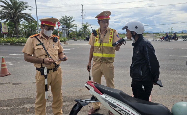 Du lịch bứt ph&aacute;, giao th&ocirc;ng an to&agrave;n trong dịp lễ Quốc kh&aacute;nh 2/9- Ảnh 3.