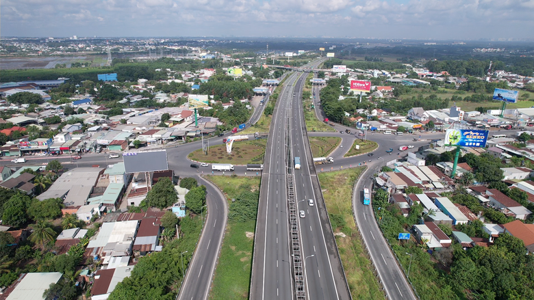 Đồng Nai: Quy hoạch kiến tạo th&agrave;nh phố s&acirc;n bay to&agrave;n cầu, h&igrave;nh th&agrave;nh h&agrave;nh lang đ&ocirc; thị xanh- Ảnh 8.