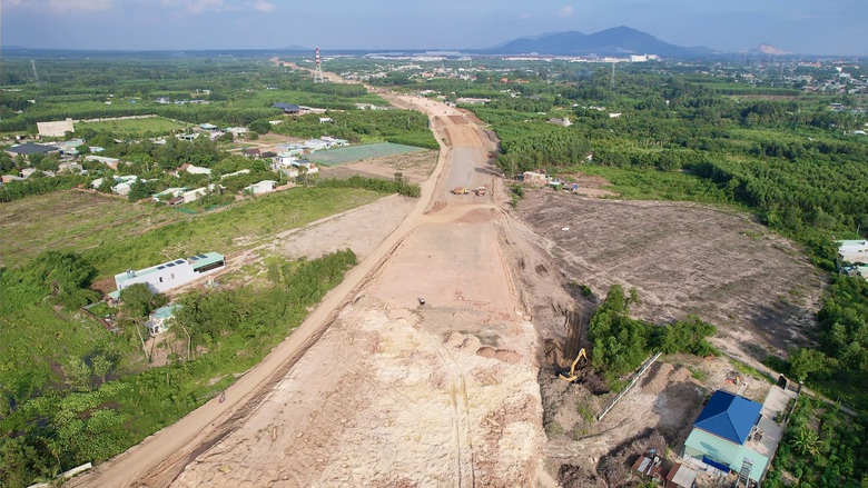 Đồng Nai: Quy hoạch kiến tạo th&agrave;nh phố s&acirc;n bay to&agrave;n cầu, h&igrave;nh th&agrave;nh h&agrave;nh lang đ&ocirc; thị xanh- Ảnh 10.