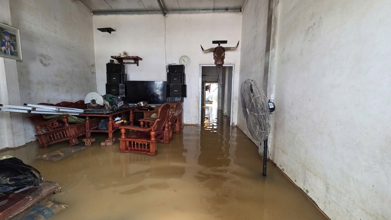 Rốn lũ N&ocirc;ng Cống oằn m&igrave;nh sau mưa lớn, nước v&acirc;y tứ bề- Ảnh 6.