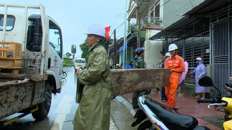 Tuy&ecirc;n Quang triển khai c&aacute;c biện ph&aacute;p ứng ph&oacute; với c&aacute;c hồ thủy điện xả lũ- Ảnh 8.