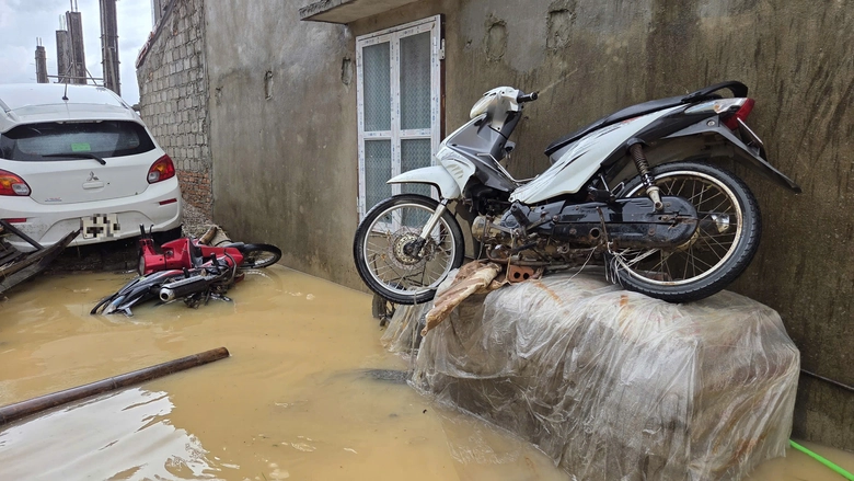 Rốn lũ N&ocirc;ng Cống oằn m&igrave;nh sau mưa lớn, nước v&acirc;y tứ bề- Ảnh 5.