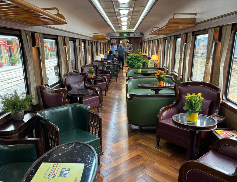 T&agrave;u Hoa phượng đỏ giảm s&acirc;u gi&aacute; v&eacute;, mua 3 tặng 1- Ảnh 1.