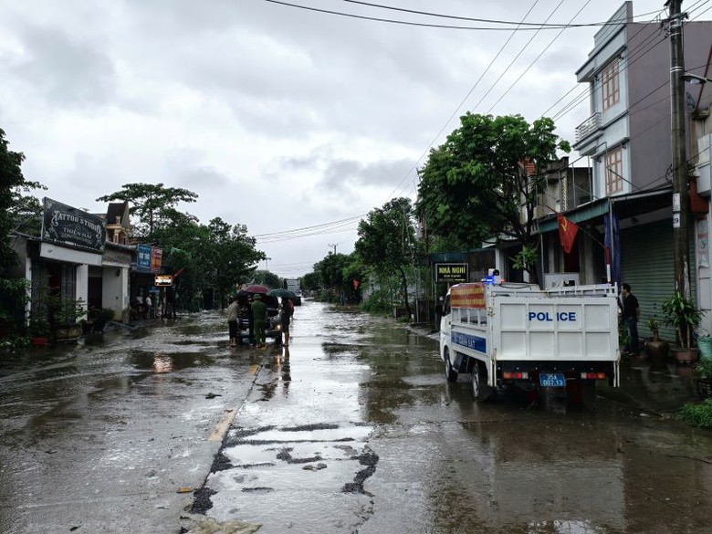 Ninh B&igrave;nh: Tuyến đường huyết mạch 479 ngập cục bộ, giao th&ocirc;ng đi Ph&uacute; Thọ bị chia cắt- Ảnh 3.