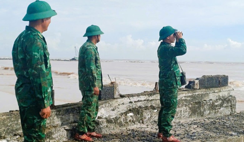 Ph&aacute;t hiện 2 thi thể nghi l&agrave; thuyền vi&ecirc;n mất t&iacute;ch ở Quảng Trị, mở rộng phạm vi t&igrave;m kiếm- Ảnh 3.