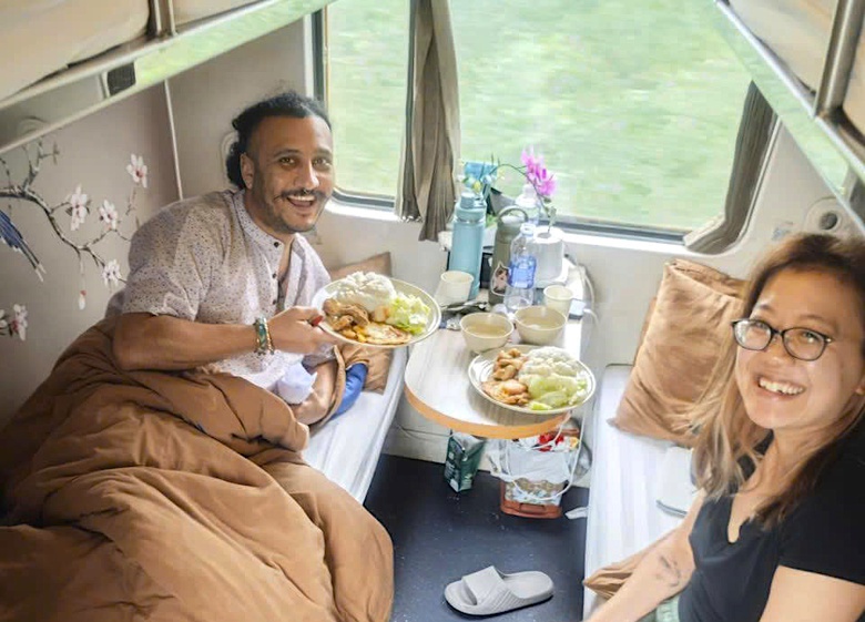 Đường sắt dừng chạy hơn 20 chuyến tàu vì ảnh hưởng bão- Ảnh 2. Đường sắt dừng chạy hơn 20 chuyến tàu vì ảnh hưởng bão- Ảnh 2.