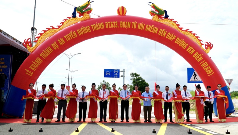 Cận cảnh hai c&ocirc;ng tr&igrave;nh giao th&ocirc;ng ho&agrave;n th&agrave;nh trước thềm Đại hội Đảng bộ tỉnh Gia Lai- Ảnh 11.