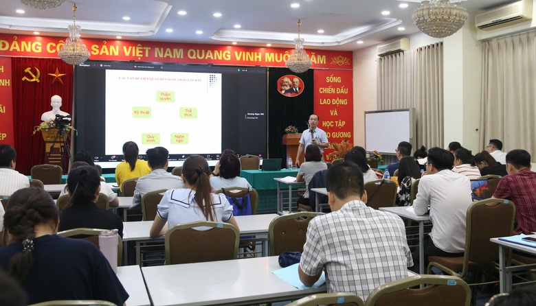 Bồi dưỡng kỹ năng ghi ch&eacute;p, viết b&aacute;o c&aacute;o cho c&aacute;n bộ ng&agrave;nh X&acirc;y dựng- Ảnh 2.