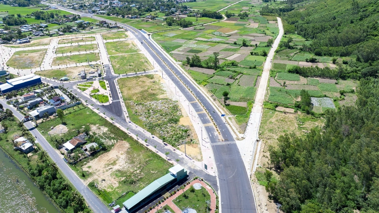 Cận cảnh hai c&ocirc;ng tr&igrave;nh giao th&ocirc;ng ho&agrave;n th&agrave;nh trước thềm Đại hội Đảng bộ tỉnh Gia Lai- Ảnh 7.